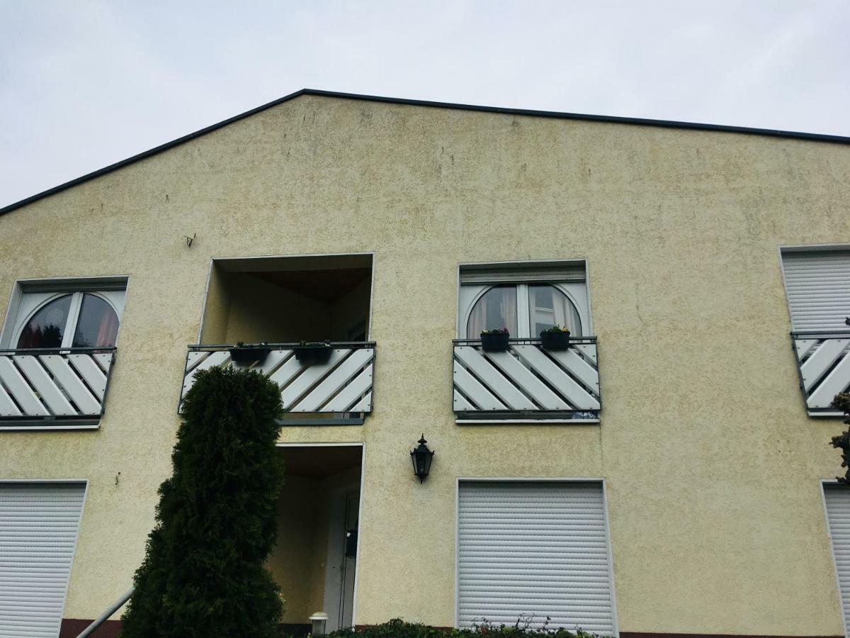 Ferienwohnung Am Nuerburgring/Wintersport Arft Acht Esterno foto